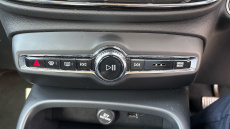 Volvo Xc40 2.0 T4 Momentum 5dr AWD Geartronic Petrol Estate